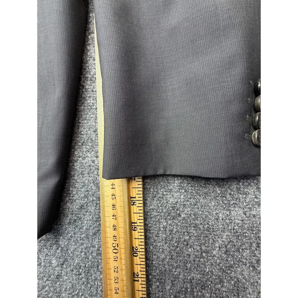 BOSS Hugo Boss Blazer 42R Gray 100% Virgin Wool 2 Button Made Turkey